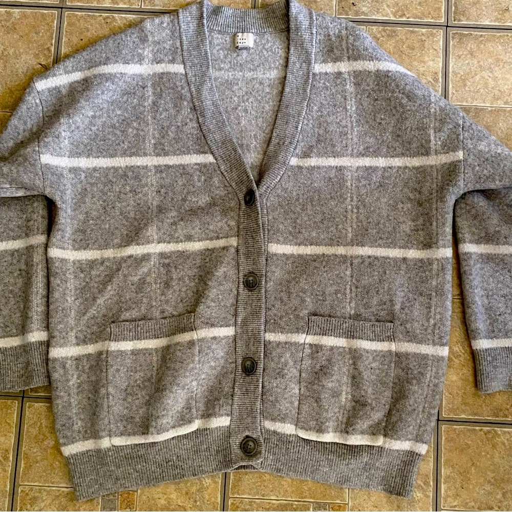 🔅THRIFTED🔅 ‘a new day.’ Striped Cardigan
